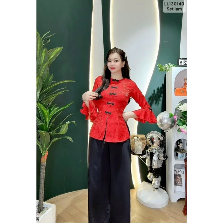 bà ba tay loe, nút tàu sò đen chất vải gấm miềm mịn thấm hút mồ hôi tôt, áo bà ba gấm đủ size đủ màu