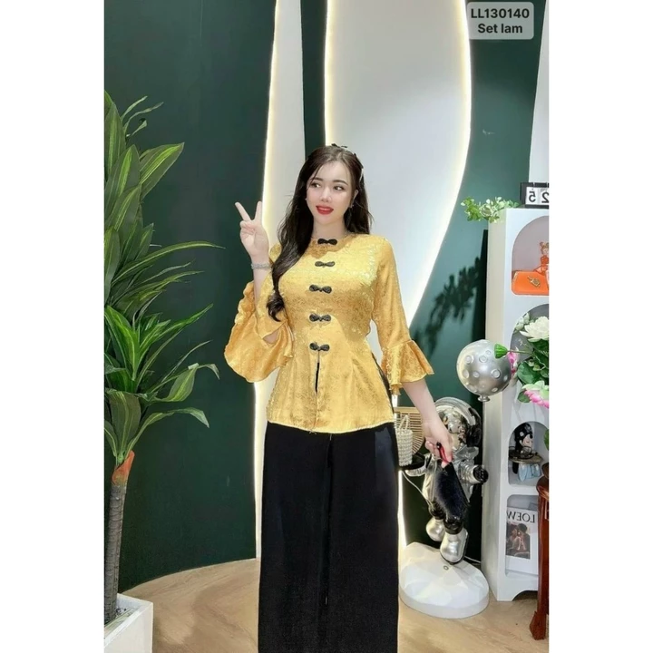 bà ba tay loe, nút tàu sò đen chất vải gấm miềm mịn thấm hút mồ hôi tôt, áo bà ba gấm đủ size đủ màu