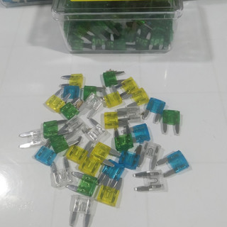 Combo 50 Cầu chì ô tô, cầu chì xe máy chân dẹp, chân kim, công suất chuẩn.