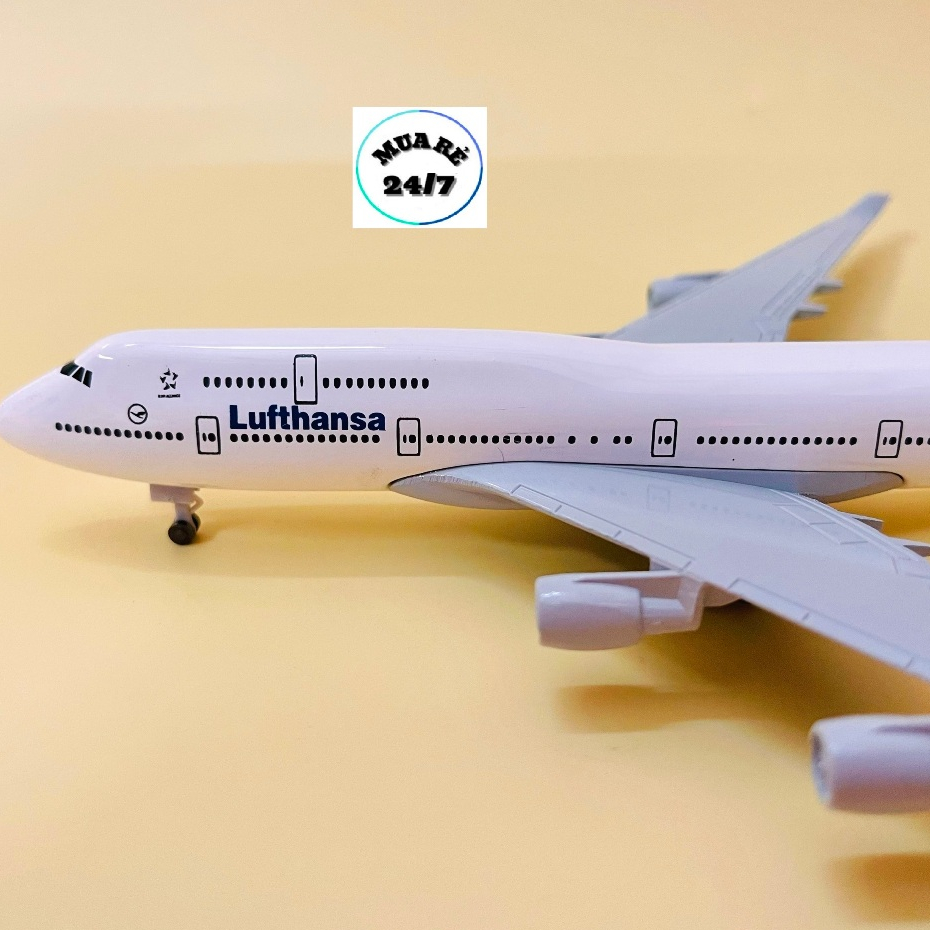 Máy Bay Mô Hình "Boeing B747-400 Lufthansa" Kim Loại Cao Cấp Tỉ Lệ 1:400 Có Bánh Xe + Đế Trưng Bày