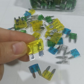 Hộp 100 chiếc Cầu chì ô tô, xe máy chân dẹp, công suất chuẩn.