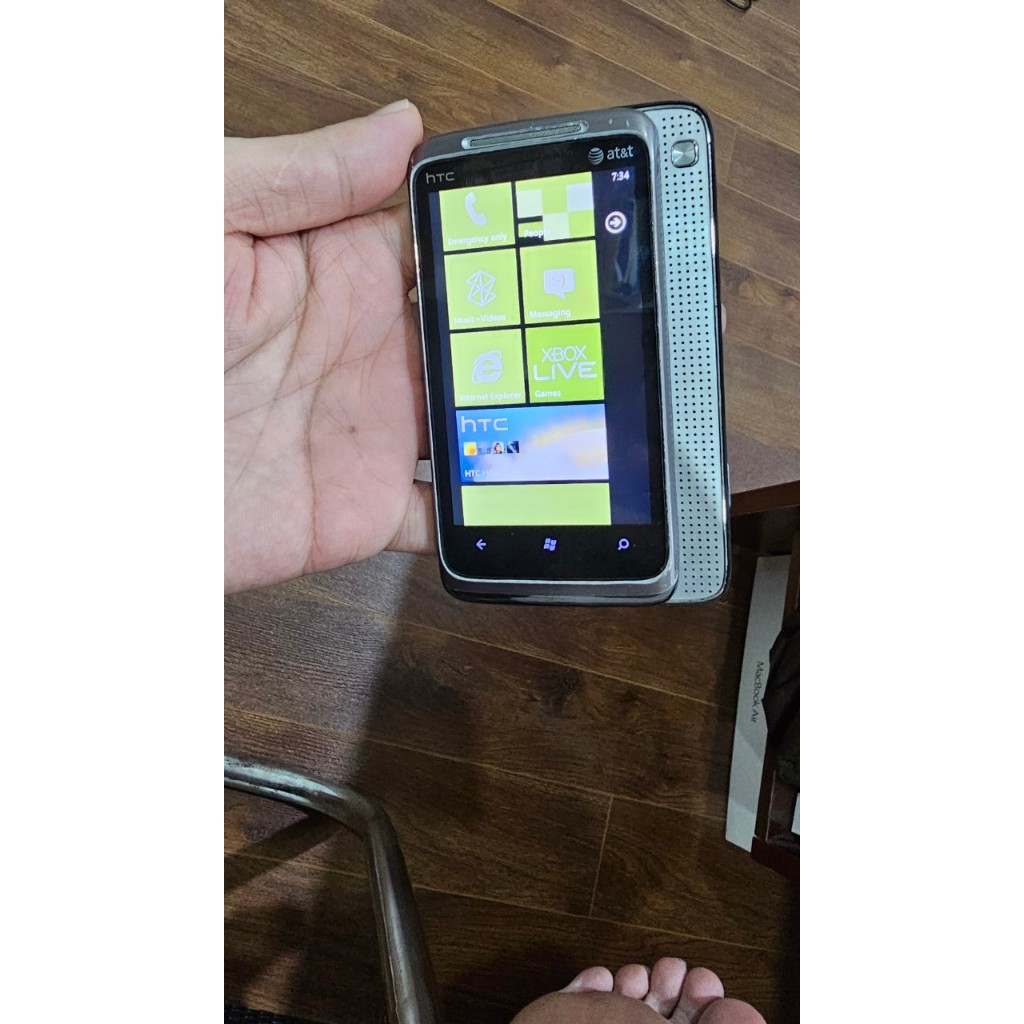 HTC Surround windowphone 7, full chức năng, máy đẹp kính kong, pin khỏe ...