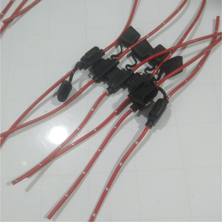 Giắc cắm, chân cắm cầu chì chống cháy có nắp đậy chống nước.