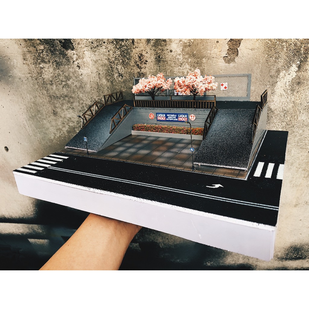 Sa bàn bãi đậu xe 1/64
