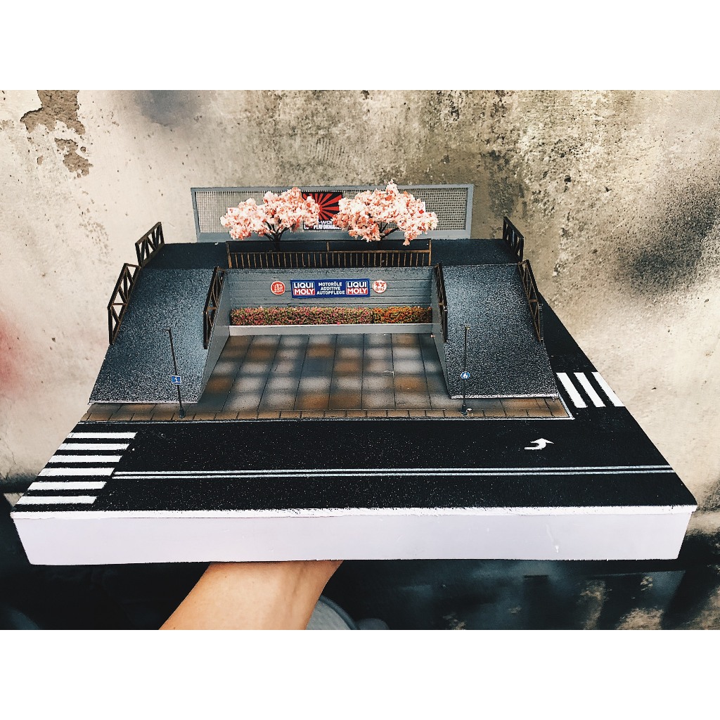 Sa bàn bãi đậu xe 1/64