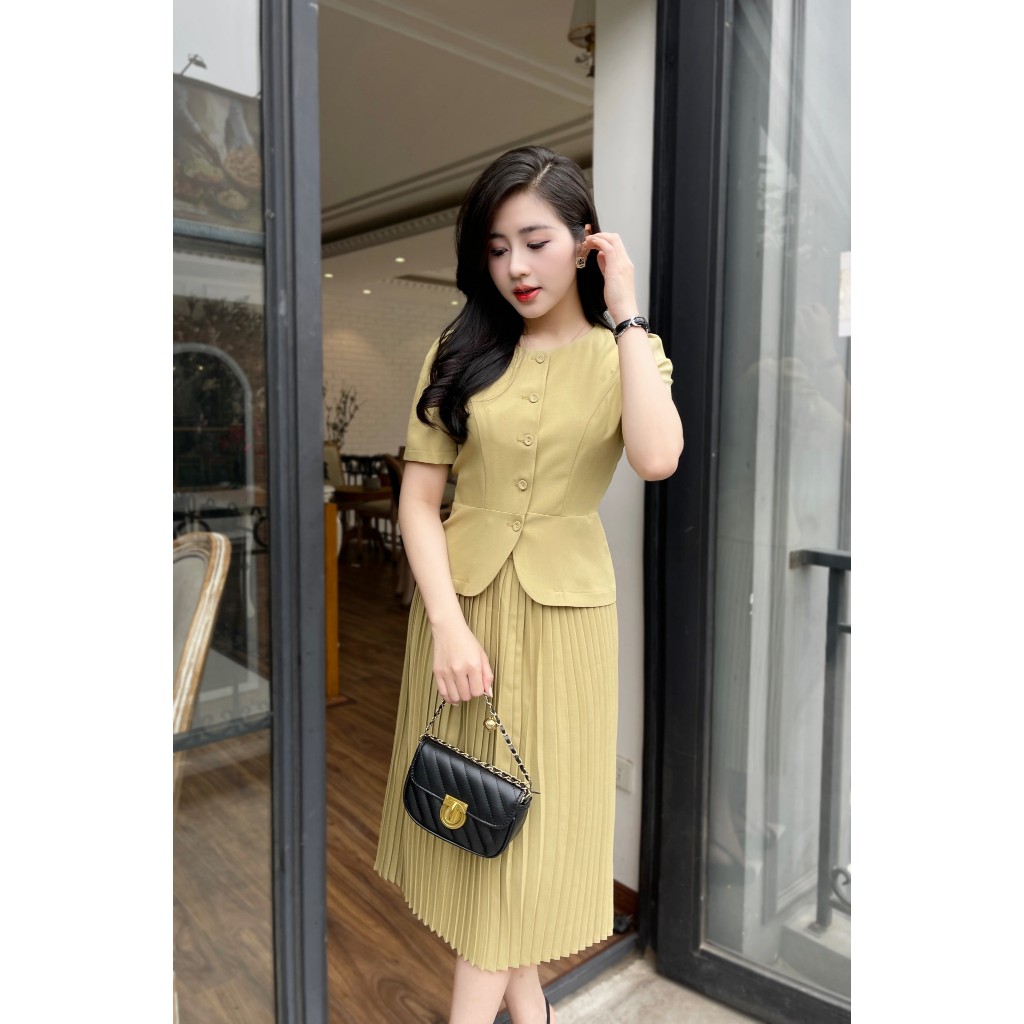 Ảnh Set kí giả chân váy dập ly trơn cổ tròn Eva Lover SETKG2024307 3