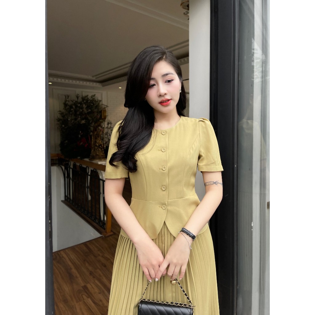 Ảnh Set kí giả chân váy dập ly trơn cổ tròn Eva Lover SETKG2024307 4