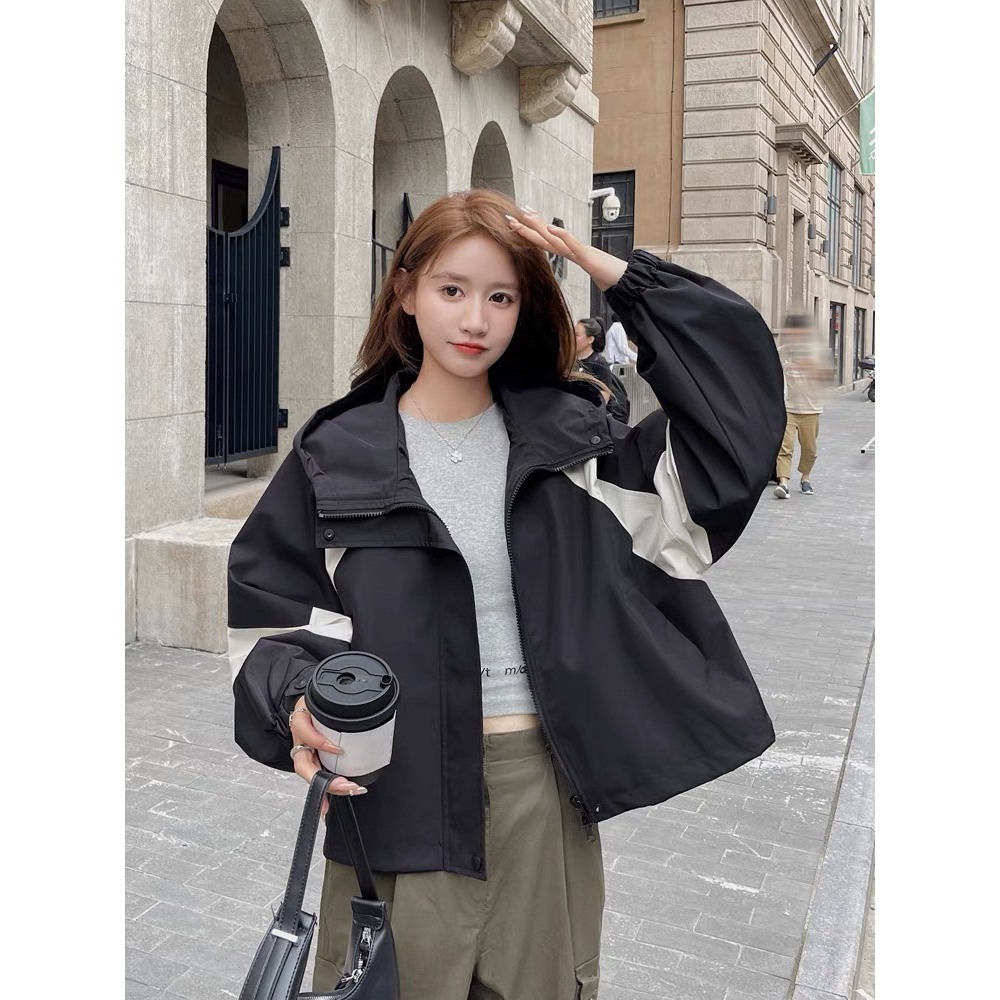 CROPTOP ĐEN CÓ NÓN