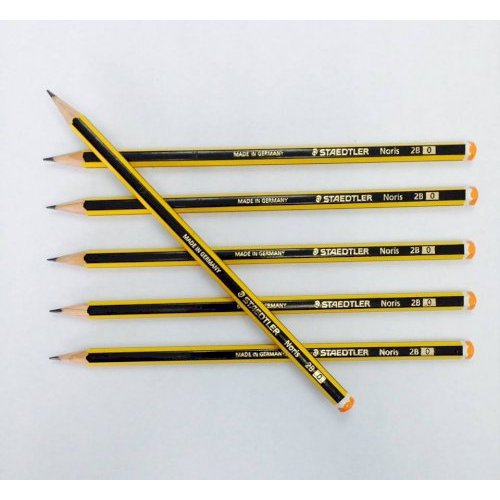 Hộp 10 Bút Chị 2b TL, bút có đầu tẩy