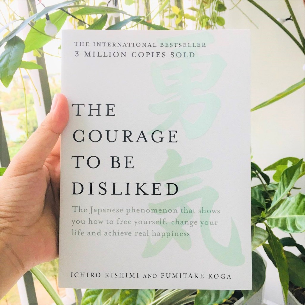 Dưới đây là 10 bài học từ cuốn sách The Courage to Be Disliked của Ichiro Kishimi và Fumitake Koga: