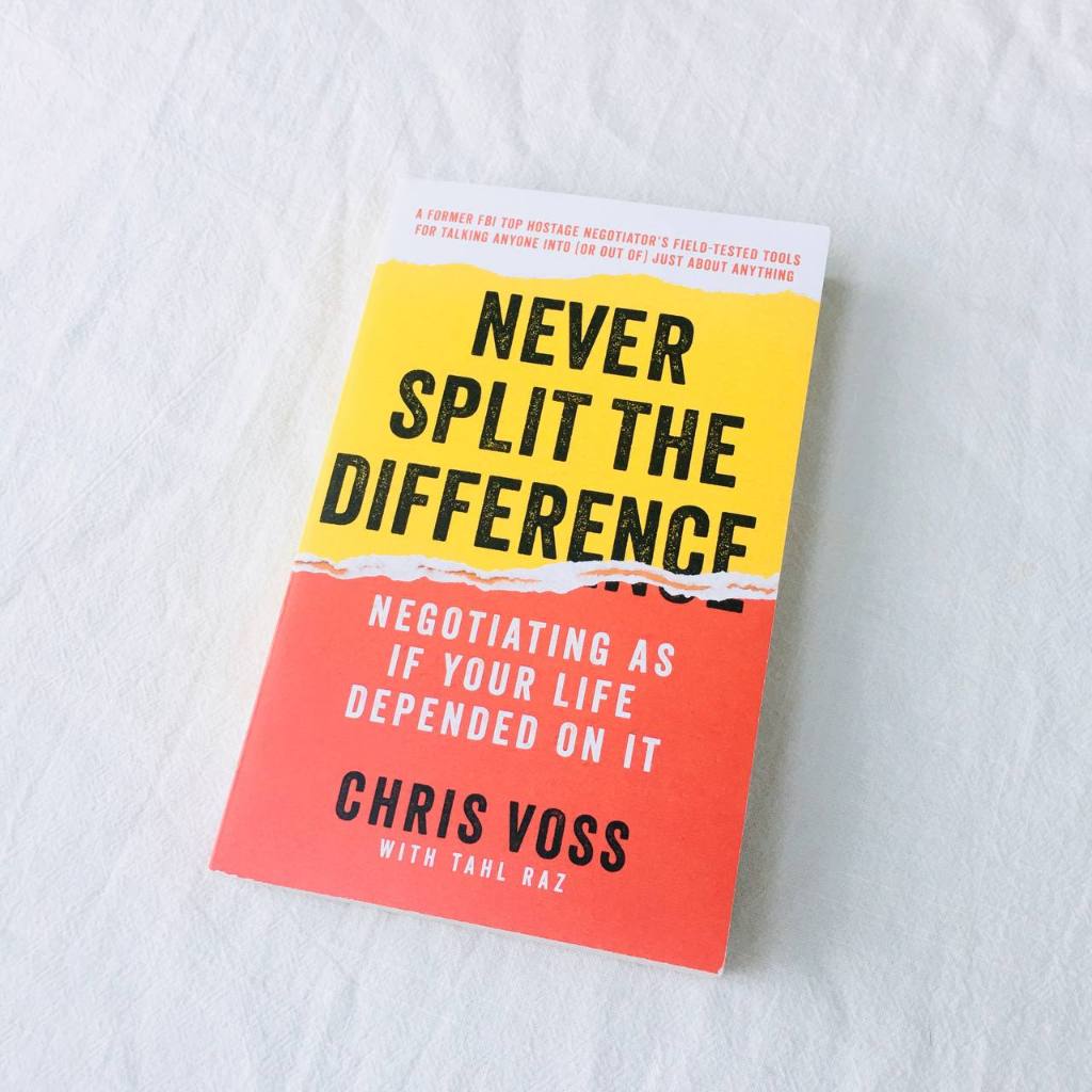 Sách Never Split the Difference by Chris Voss Tahl Raz ( Khu Vườn Sách ) Shopee Việt Nam
