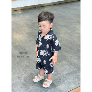 Bộ đũi bé trai Batala Kids, Set đi biển cho bé đồ bộ bé trai đi chơi du lịch đũi tơ hoạ tiết HOA ĐEN TRẮNG thoáng mát