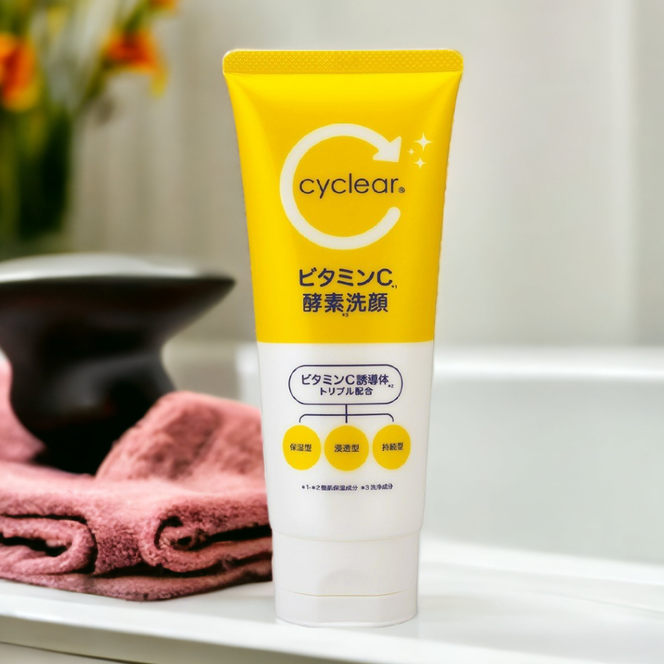 Sữa Rửa Mặt Tạo Bọt Làm Sạch Sâu Da Kumano Cyclear Vitamin C Enzyeme Facial Foam (130G)