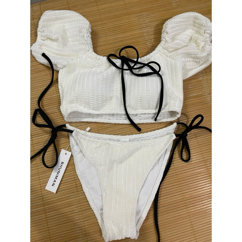 Bikini 2 mảnh màu trắng kem phối nơ đen - Mẫu mới 2024