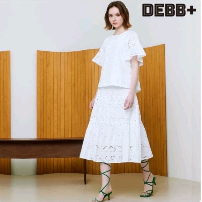(Sale) Áo ren đục lỗ Debb* xuất Hàn - dư xịn