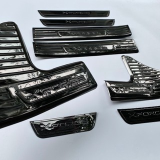 Ốp bậc cửa, nẹp bước chân trong, ngoài xe Mitsubishi Xforce 2024, 2025 titan phay xước cao cấp, sáng bóng