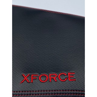 Thảm taplo xe Mitsubishi Xforce 2024, 2025 chất liệu da carbon màu đen cao cấp chống nắng nóng hiệu quả