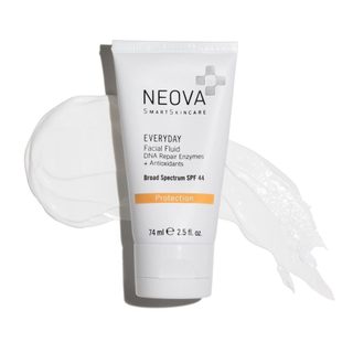 Kem Chống Nắng Phổ Rộng Bảo Vệ Và Cấp Cấp Ẩm Da Neova Everyday SPF 44 74ml