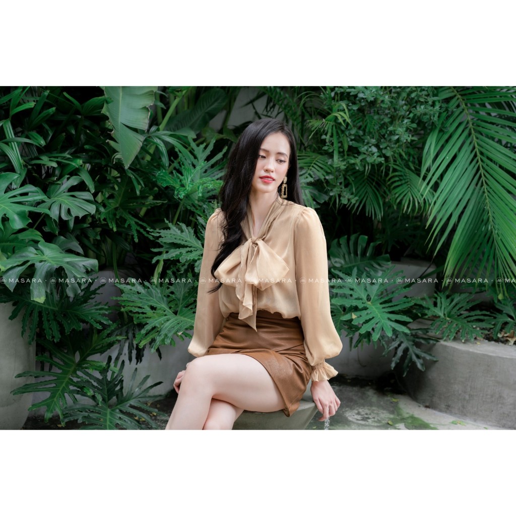 Áo MASARA tơ gân mềm mại màu nude cột nơ
