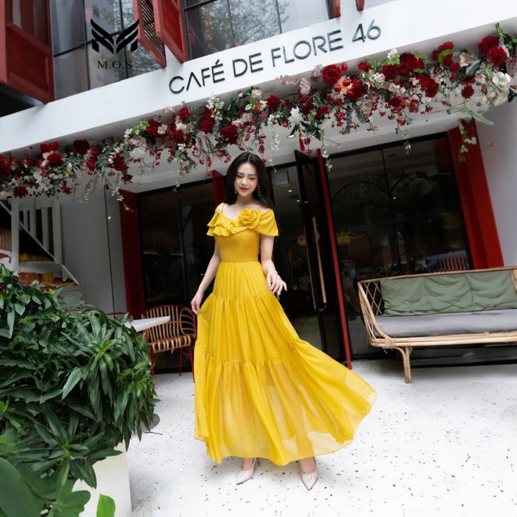 Váy Maxi Trễ Vai Thiết Kế Cài Hoa Dáng Xòe Phong Cách Đi Biển Du Lịch