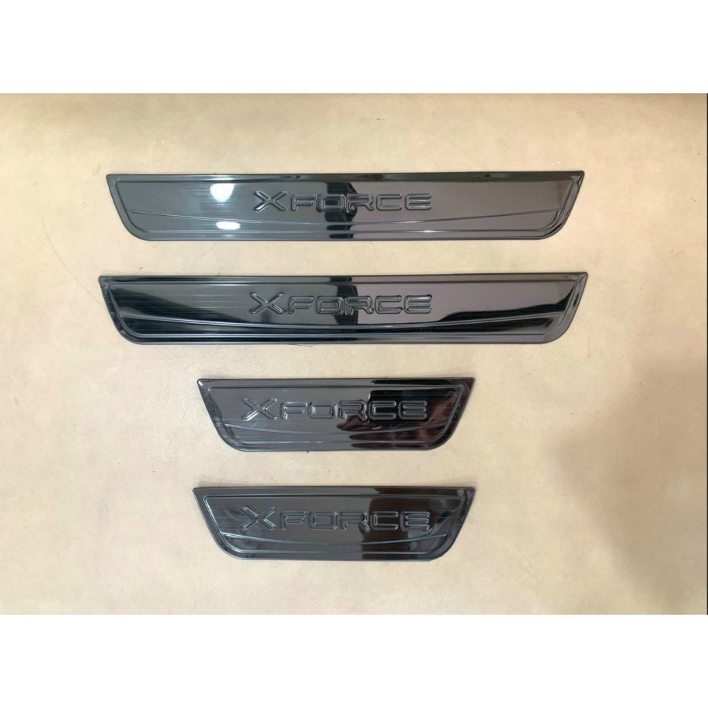 Ốp bậc cửa xe Mitsubishi Xforce 2024, Nẹp bước chân Chất liệu Titan cao cấp. Bộ 8 miếng chống xước cửa