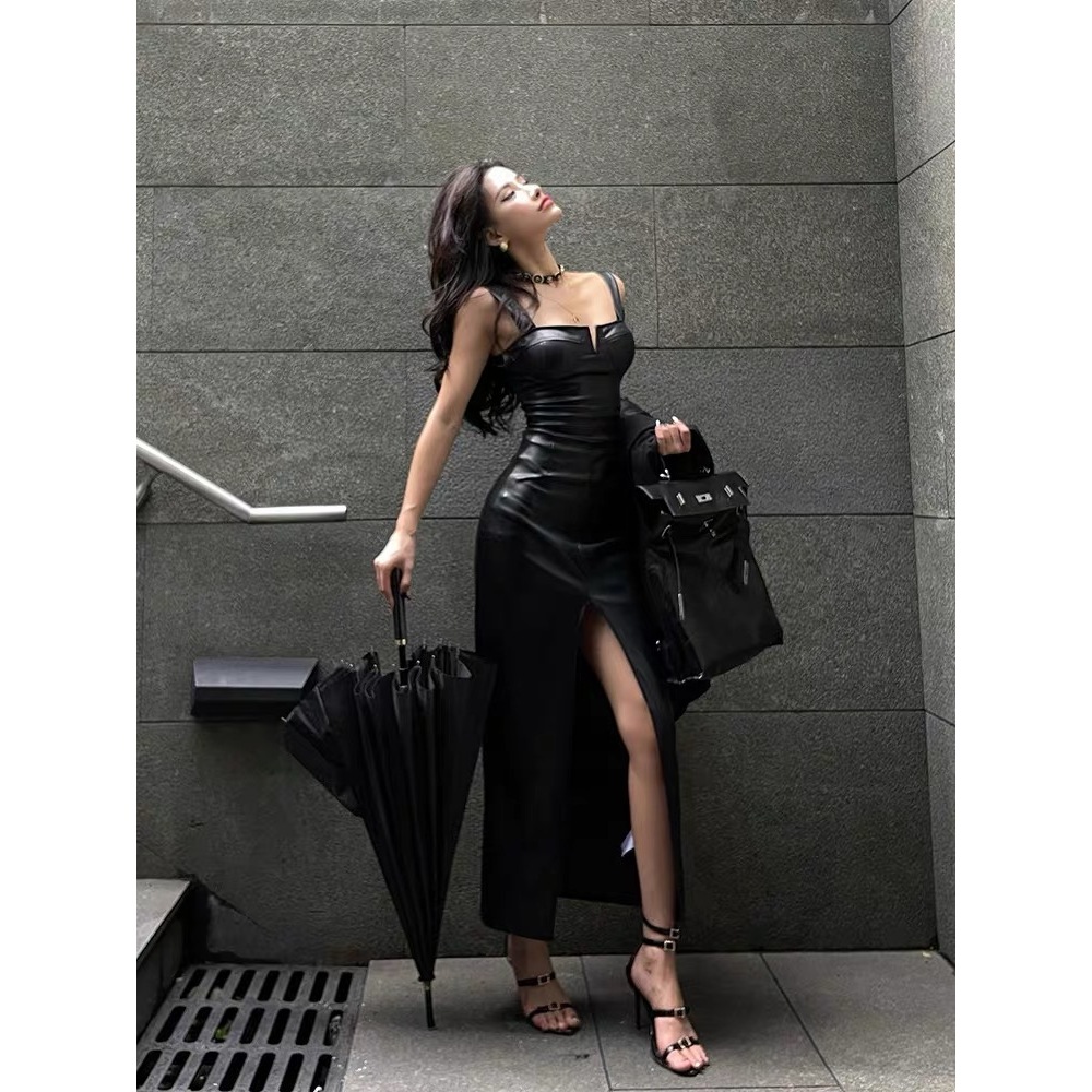 Đầm da 2 dây cổ vuông khoét ngực sẻ tà 𝑴𝒂𝒅𝒆𝒍𝒍𝒚 𝑫𝒓𝒆𝒔𝒔