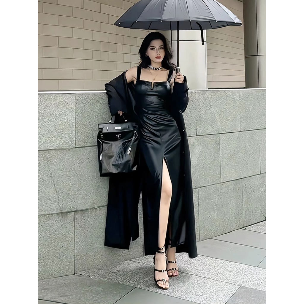 Đầm da 2 dây cổ vuông khoét ngực sẻ tà 𝑴𝒂𝒅𝒆𝒍𝒍𝒚 𝑫𝒓𝒆𝒔𝒔