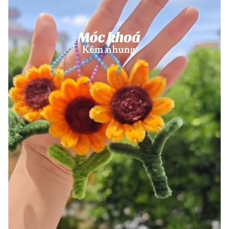 Móc Treo Hoa Hướng Dương , Đồng Tiền Kẽm Nhung  Kèm Chuông Xinh Xắn