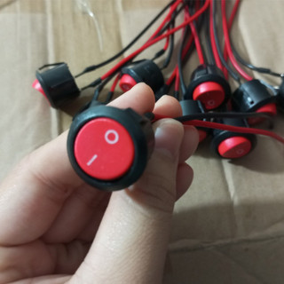 Công tắc On/Off hình tròn có dây. Công tắc bật tắt chế đồ điện ô tô xe máy.