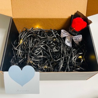 (TẶNG RƠM, RB trơn,hoa khô,tag,hoa sáp, led) Hộp quà đen kích thước 28*20*12cm theo chủ đề valentine, sinh nhật