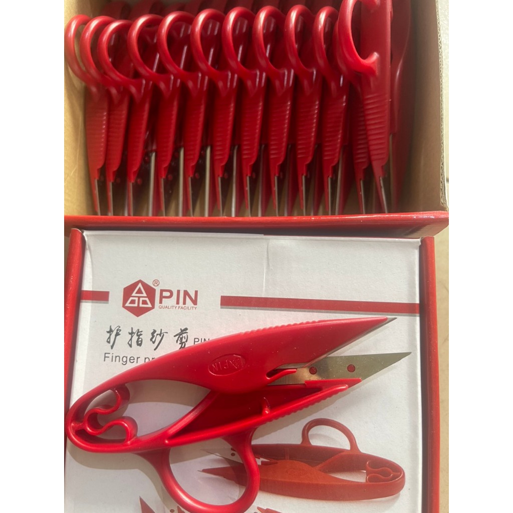 Kéo Bấm Chỉ Xỏ Ngón Hiệu Pin Mã 1155 – Hộp 12 Cây