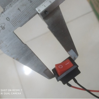 Combo 10 Công tắc bập bênh ON/OFF vuông bé có dây phím đỏ. Công tắc bật tắt chế đồ điện ô tô xe máy.