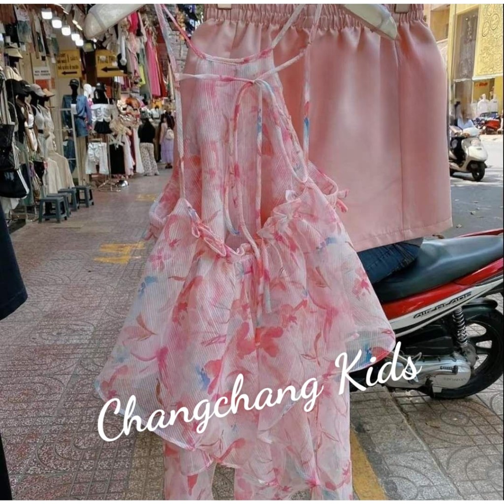 Bộ cổ yếm hoa hở lưng bé gái và mẹ  20kg 25kg 30kg 35kg 40kg 50kg 55kg