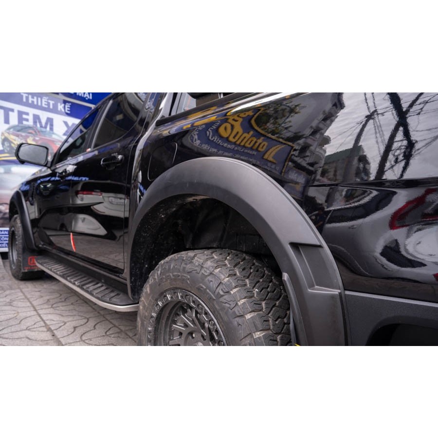 Ốp cua lốp FORD RANGER WT 2023-2026, Kiểu Raptor trơn Bản To, cua bánh ranger 2023-2026