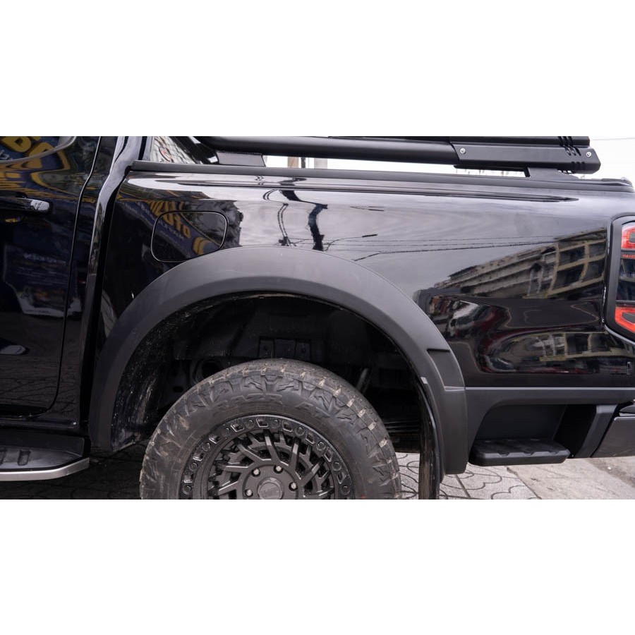 Ốp cua lốp FORD RANGER WT 2023-2026, Kiểu Raptor trơn Bản To, cua bánh ranger 2023-2026