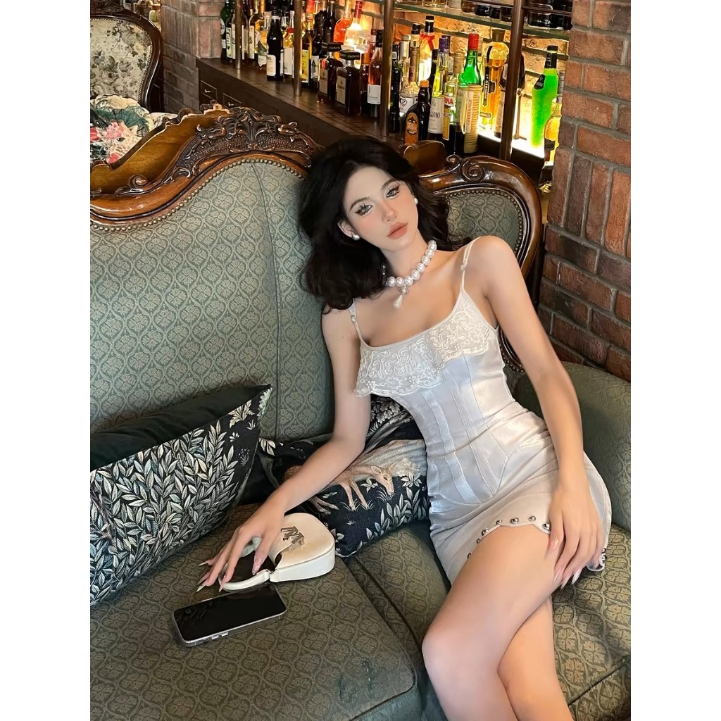 Đầm hai dây ôm body dáng corset phối ren ngực đính đá viền váy 𝑳𝒂𝒍𝒂𝒍𝒂𝒏𝒅 𝑫𝒓𝒆𝒔𝒔