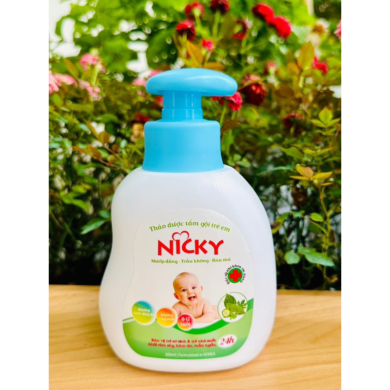 Tắm gội trẻ em Nicky Lành tính - Mềm mượt - Giữ ẩm và Thảo dược tắm gội trẻ em Nicky Rôm bay - Hết sảy - Khỏi hăm da 300