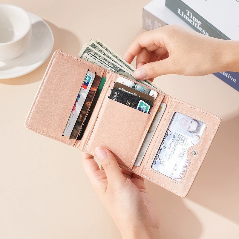 Ví Gấp 3 Hoạ Tiết Gấu Bear Màu Sắc Dập Nổi Mẫu Mới Nhất Siêu Xinh | BigBuy360 - bigbuy360.vn
