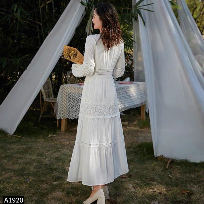 Đầm maxi thô ren dài tay cổ V A1920