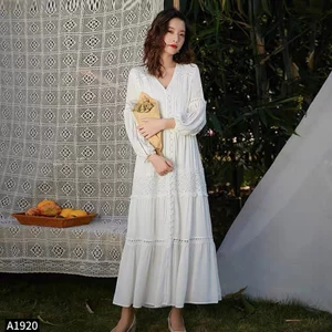 Đầm maxi thô ren dài tay cổ V A1920