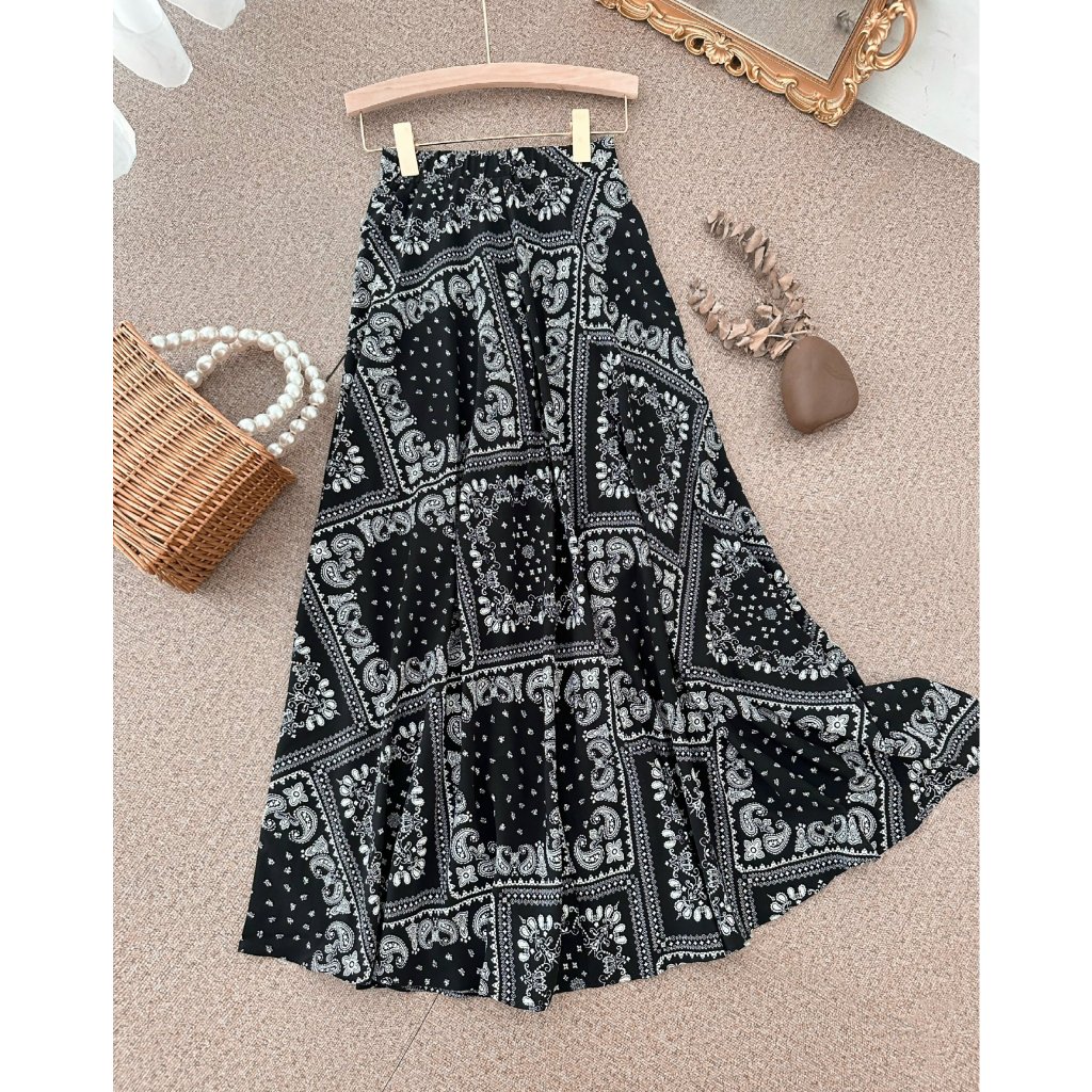 Chân váy lụa maxi họa tiết cạp cao A2297