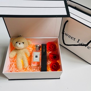 (WK Press) Hộp túi quà sweetlove kèm đầy đủ phụ kiện và son nước hoa, món quà sang trọng ý nghĩa