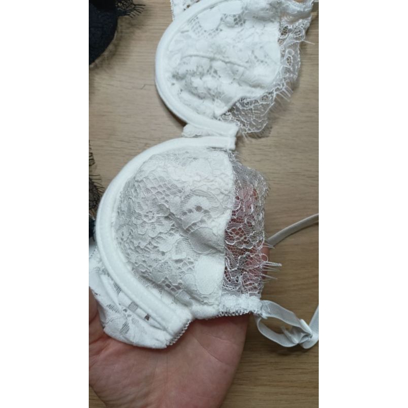 Áo Lót Ren Bralette Có Gọng Không Mút