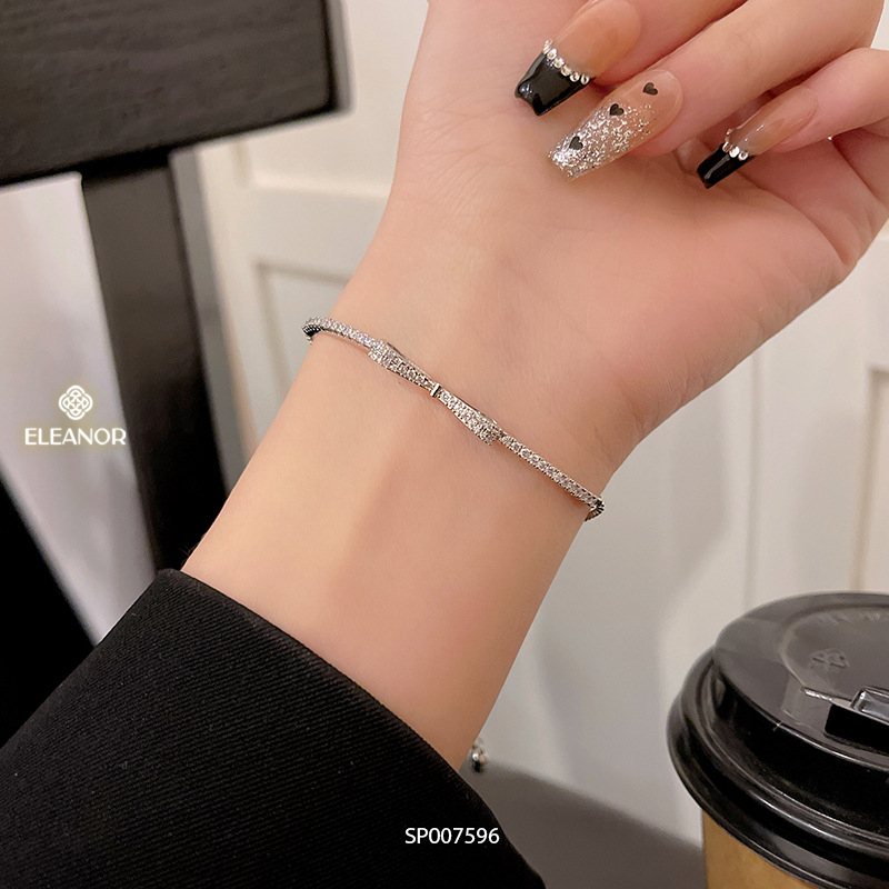 Vòng tay nữ dây rút Eleanor Accessories mặt hình nơ đính đá phụ kiện trang sức lắc tay 7596