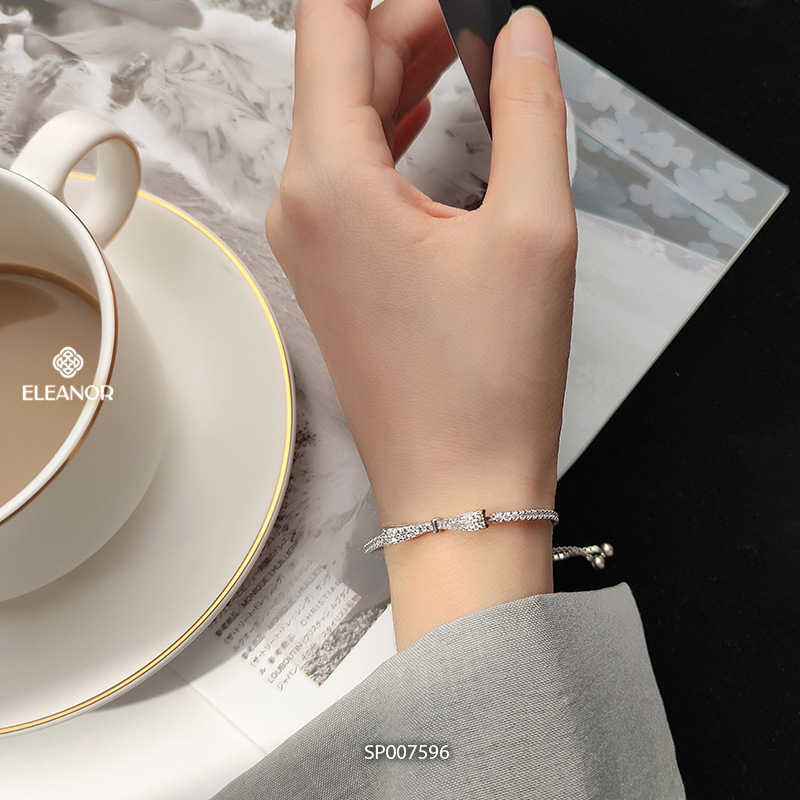 Vòng tay nữ dây rút Eleanor Accessories mặt hình nơ đính đá phụ kiện trang sức lắc tay 7596