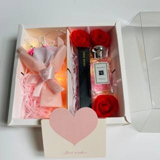 (Hộp mica) Hộp quà kèm đầy đủ phụ kiện và son nước hoa, quà tặng sinh nhật, quà tặng valentine sang trọng