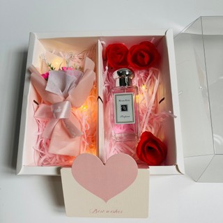 (Hộp mica) Hộp quà kèm đầy đủ phụ kiện và son nước hoa, quà tặng sinh nhật, quà tặng valentine sang trọng