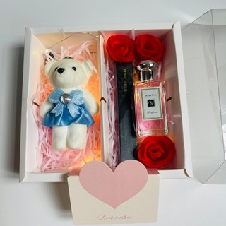 (Hộp mica) Hộp quà kèm đầy đủ phụ kiện và son nước hoa, quà tặng sinh nhật, quà tặng valentine sang trọng