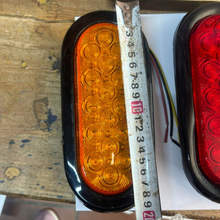 Đèn hậu Led bầu dục SD 2019, đèn hậu Led thuyền điện 12v 24v dùng cho ô tô, xe tải. (giá 1 chiếc)