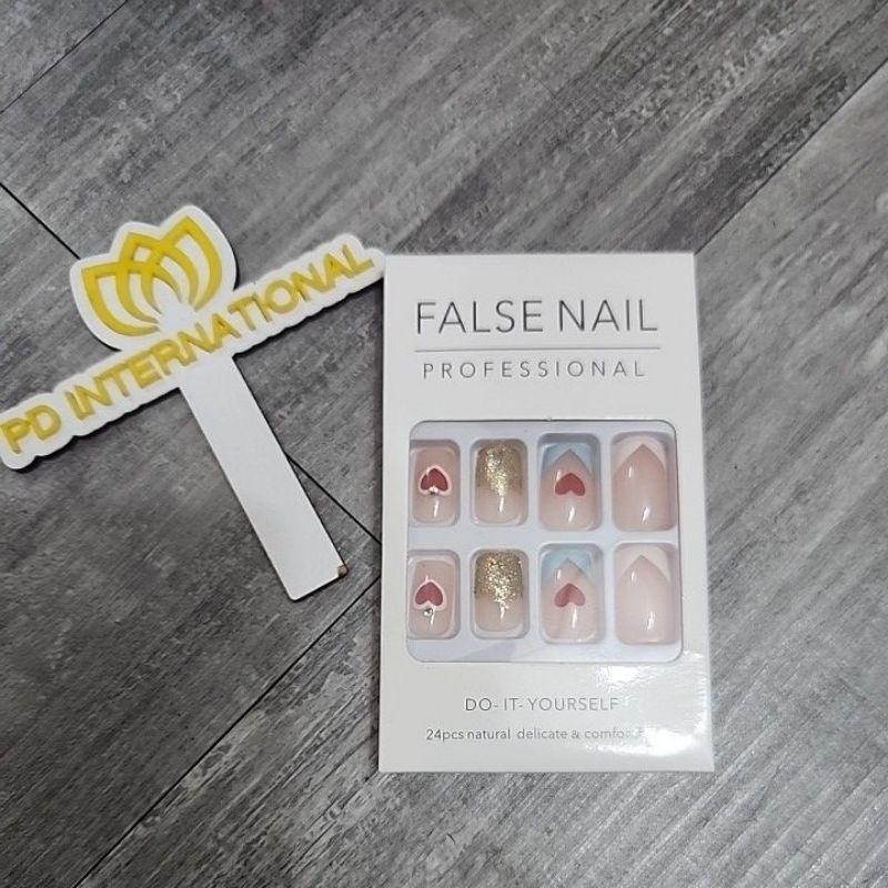 Set 24 móng tay giả, có keo xinh xắn (mẫu 19)